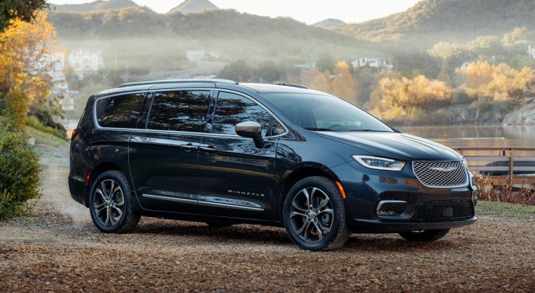Chrysler Pacifica restyling 2020: immagini ufficiali