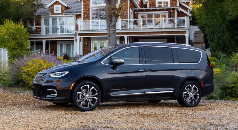 Chrysler Pacifica restyling 2020: immagini ufficiali