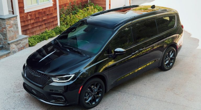 Chrysler Pacifica restyling 2020: immagini ufficiali