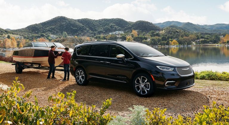 Chrysler Pacifica restyling 2020: immagini ufficiali