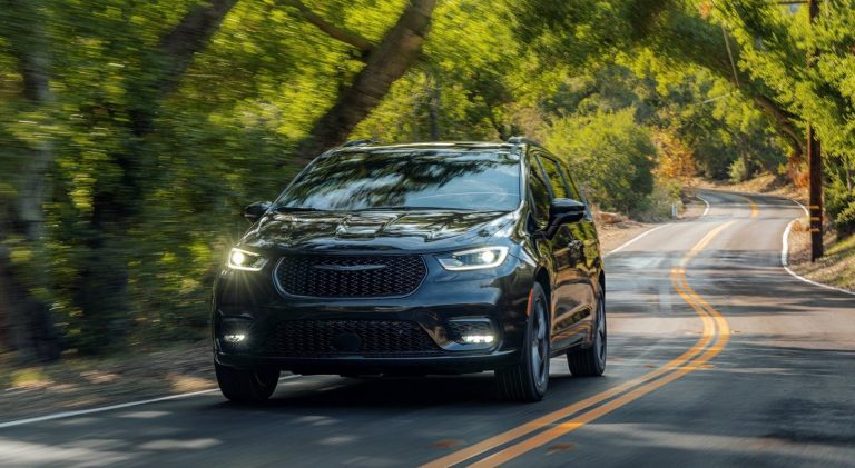 Chrysler Pacifica restyling 2020: immagini ufficiali