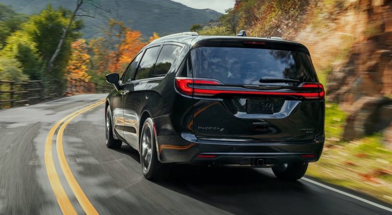 Chrysler Pacifica restyling 2020: immagini ufficiali