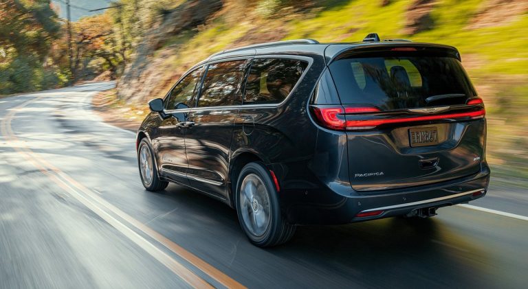 Chrysler Pacifica restyling 2020: immagini ufficiali