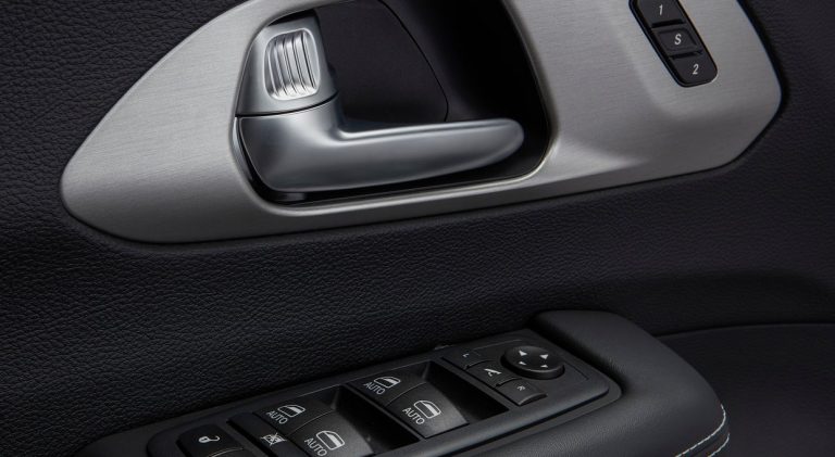 Chrysler Pacifica restyling 2020: immagini ufficiali