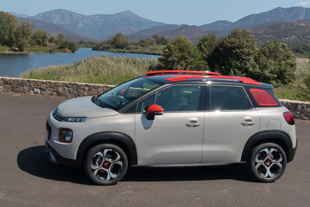 Citroen C3 AirCross BlueHDi 120 EAT6: immagini ufficiali