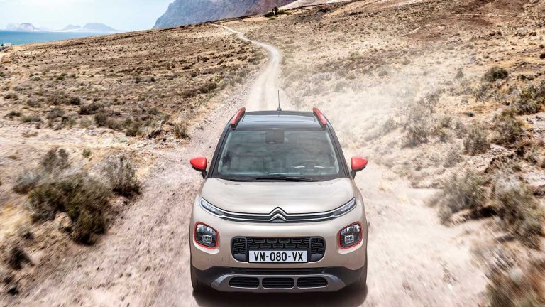 Citroen C3 AirCross BlueHDi 120 EAT6: immagini ufficiali
