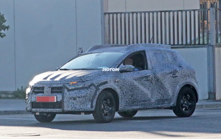 Dacia Sandero Stepway: foto spia della nuova generazione