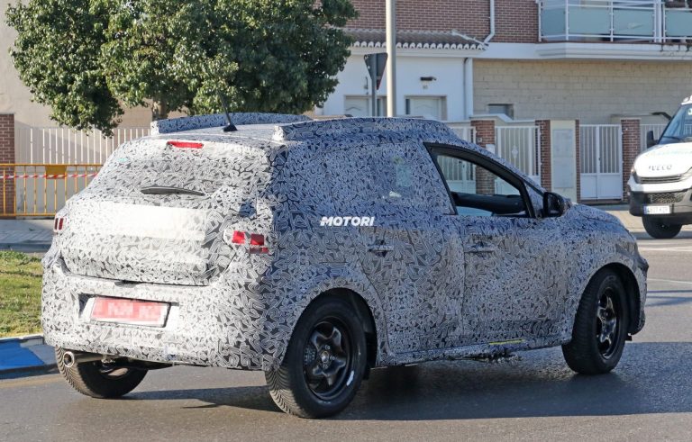 Dacia Sandero Stepway: foto spia della nuova generazione