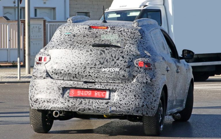 Dacia Sandero Stepway: foto spia della nuova generazione