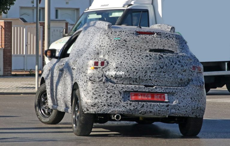 Dacia Sandero Stepway: foto spia della nuova generazione