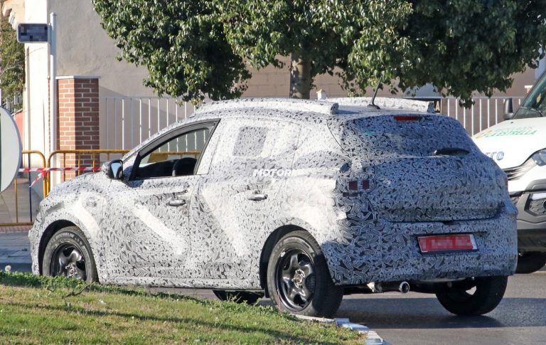 Dacia Sandero Stepway: foto spia della nuova generazione