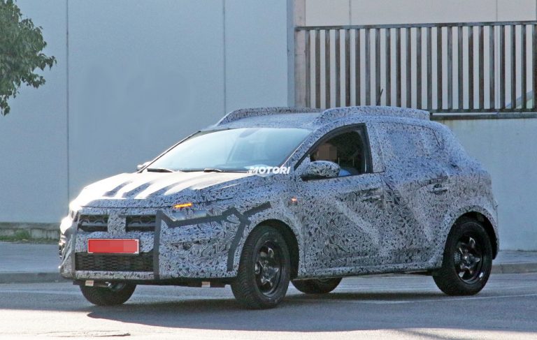 Dacia Sandero Stepway: foto spia della nuova generazione