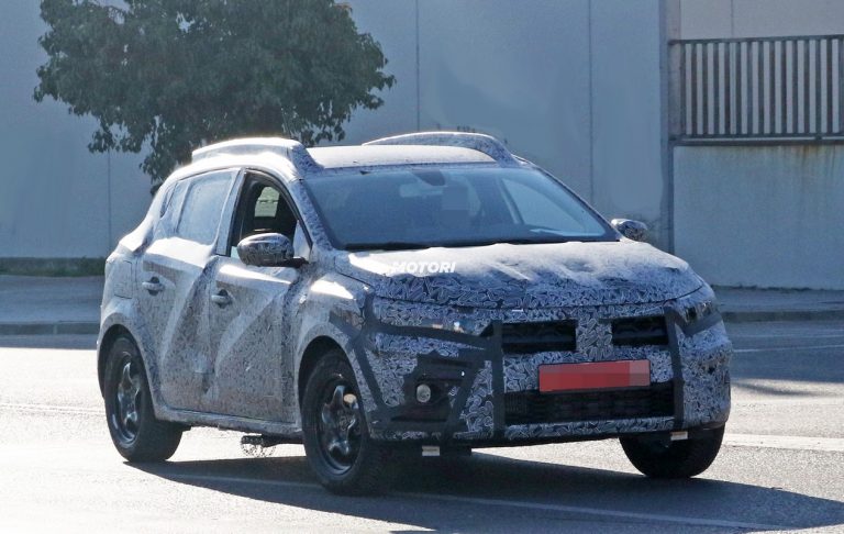 Dacia Sandero Stepway: foto spia della nuova generazione