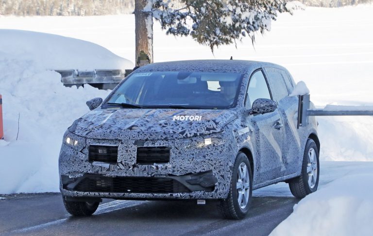 Dacia Sandero: foto spia della nuova generazione