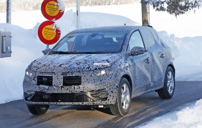 Dacia Sandero: foto spia della nuova generazione