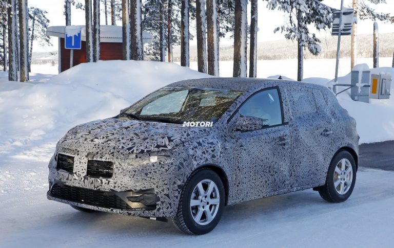 Dacia Sandero: foto spia della nuova generazione
