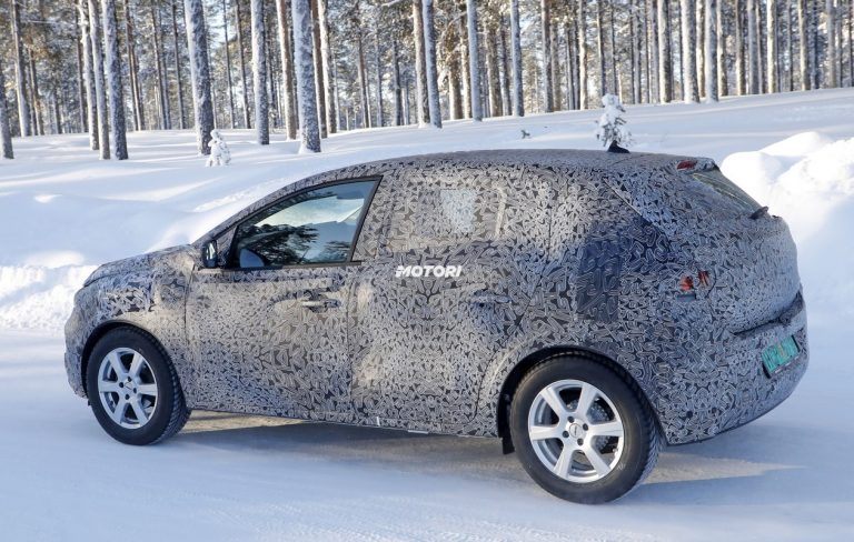 Dacia Sandero: foto spia della nuova generazione