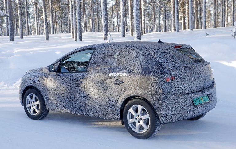 Dacia Sandero: foto spia della nuova generazione