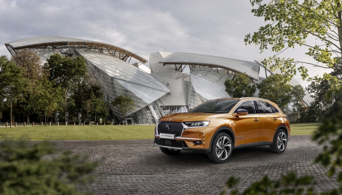 DS 7 Crossback Prestige: immagini ufficiali