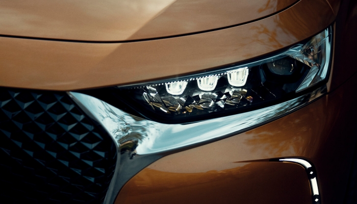 DS 7 Crossback Prestige: immagini ufficiali