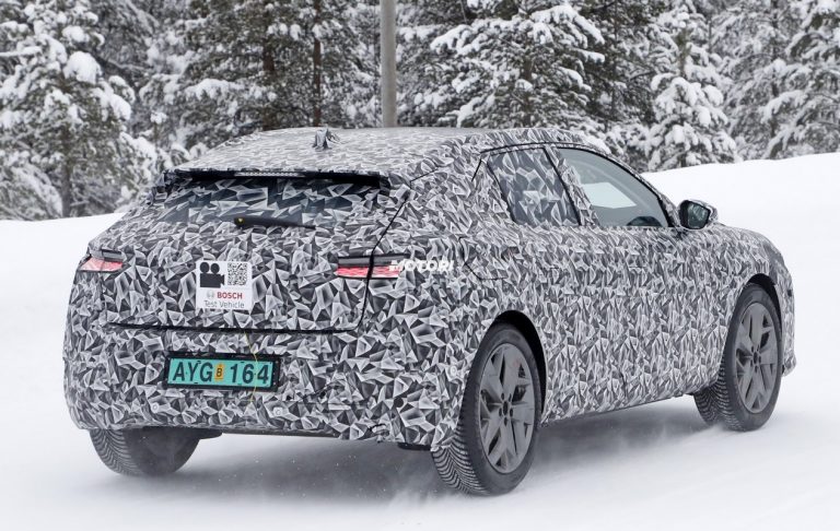 DS4 Crossback: le foto spia