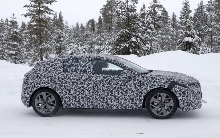 DS4 Crossback: le foto spia