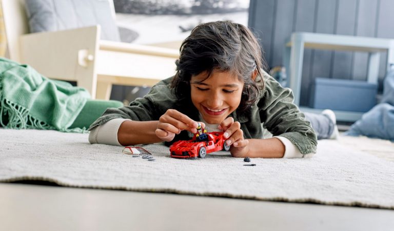 Ferrari F8 Tributo by Lego: immagini ufficiali