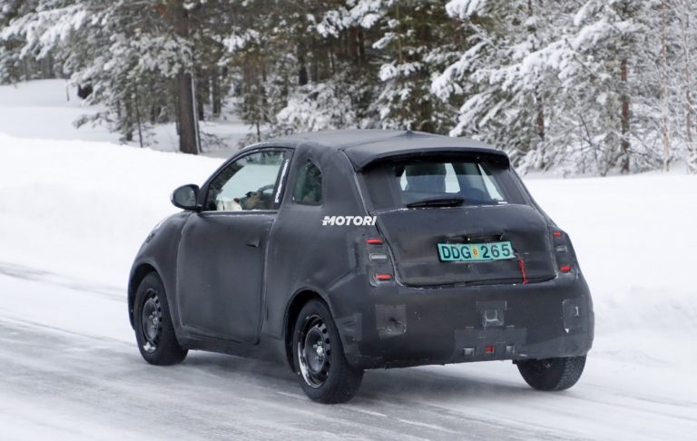 Fiat 500e: le foto spia del nuovo modello elettrico