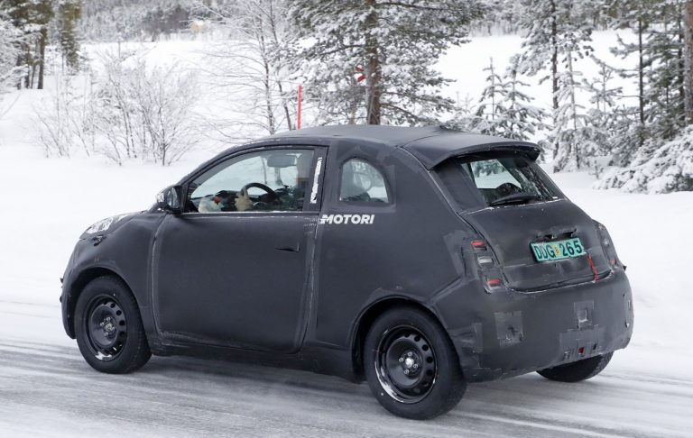 Fiat 500e: le foto spia del nuovo modello elettrico