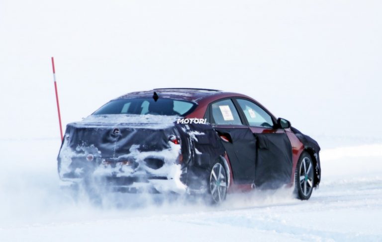 Hyundai Elantra: le foto spia