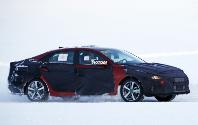 Hyundai Elantra: le foto spia