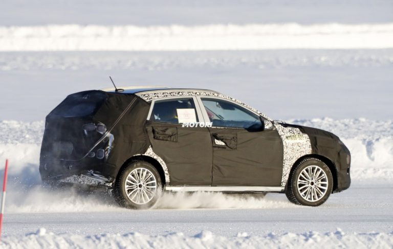 Hyundai Kona restyling: le foto spia