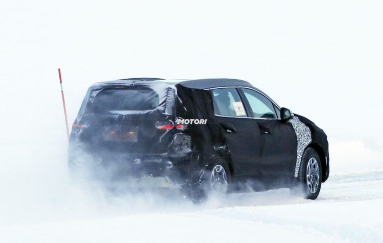 Hyundai Santa Fe restyling: le foto spia
