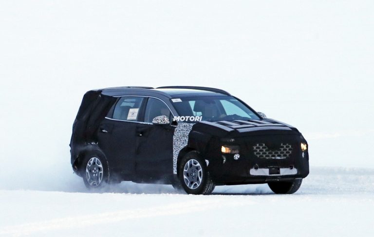 Hyundai Santa Fe restyling: le foto spia