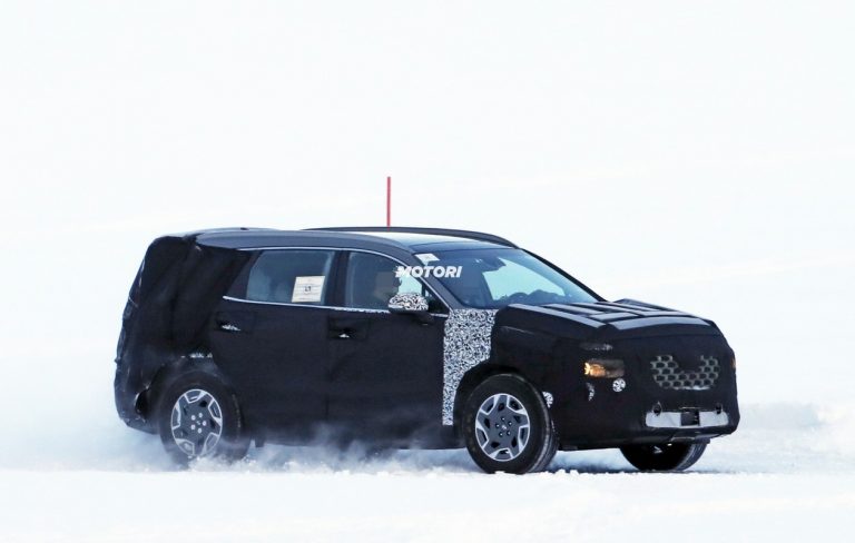 Hyundai Santa Fe restyling: le foto spia