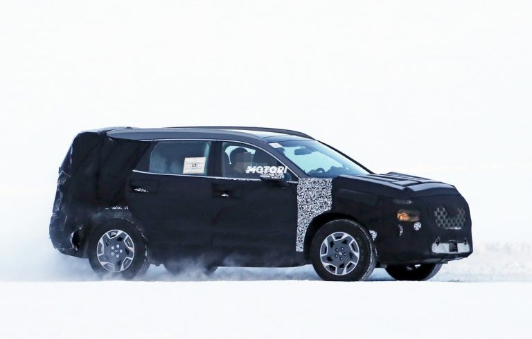 Hyundai Santa Fe restyling: le foto spia