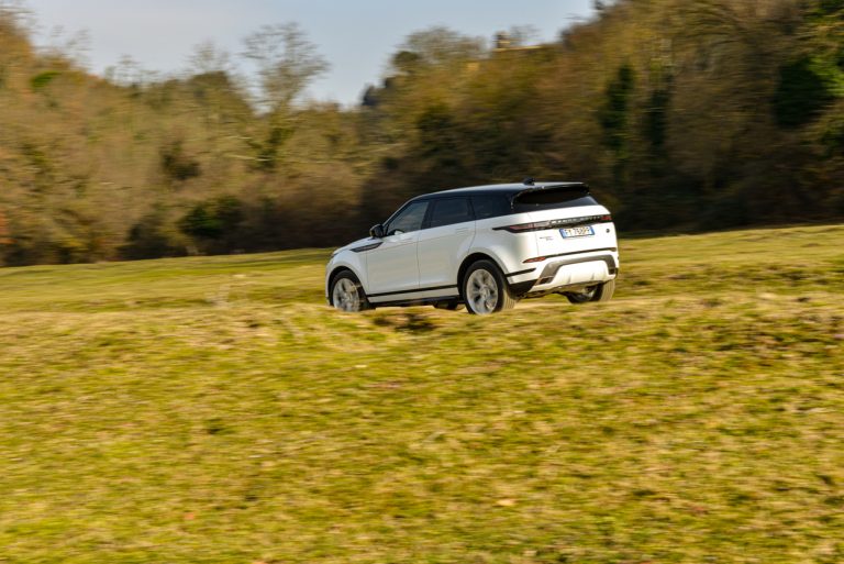 Range Rover Evoque D180 SE R Dynamic: la prova su strada