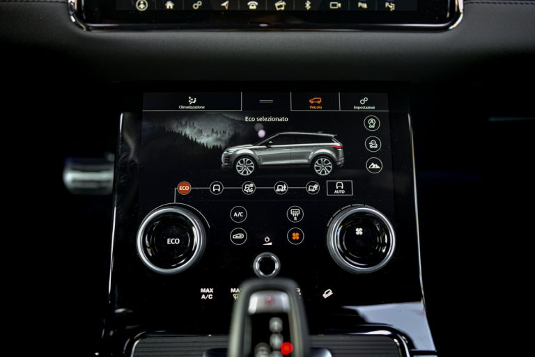Range Rover Evoque D180 SE R Dynamic: la prova su strada