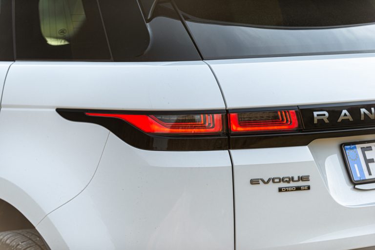 Range Rover Evoque D180 SE R Dynamic: la prova su strada