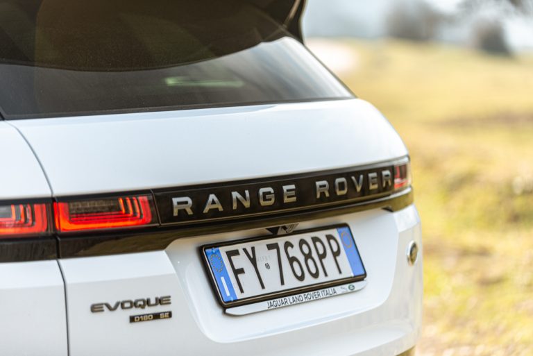 Range Rover Evoque D180 SE R Dynamic: la prova su strada