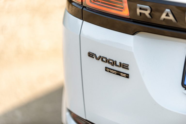 Range Rover Evoque D180 SE R Dynamic: la prova su strada