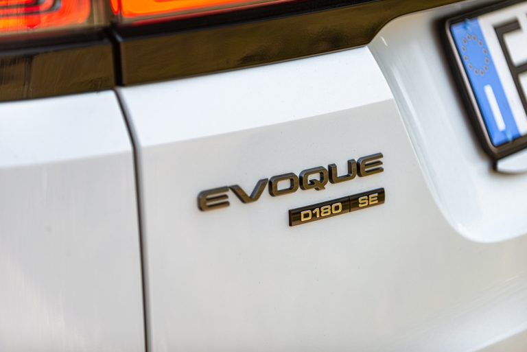 Range Rover Evoque D180 SE R Dynamic: la prova su strada