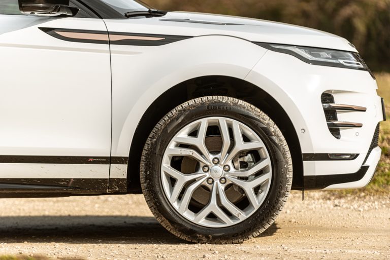Range Rover Evoque D180 SE R Dynamic: la prova su strada