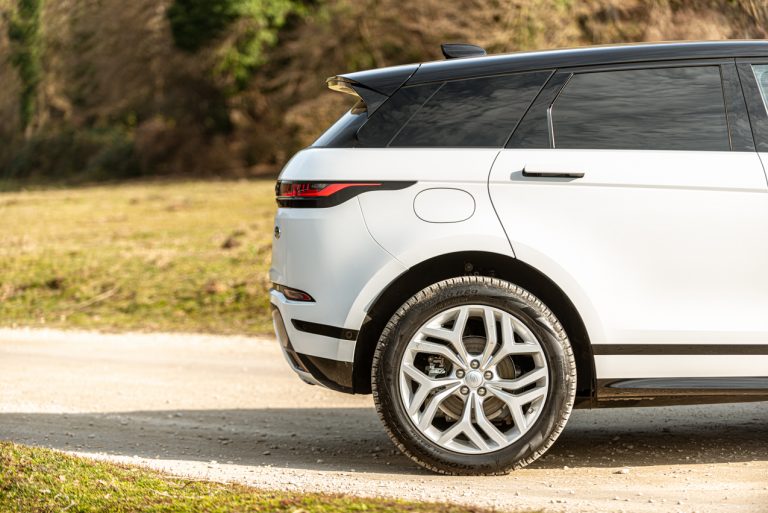 Range Rover Evoque D180 SE R Dynamic: la prova su strada