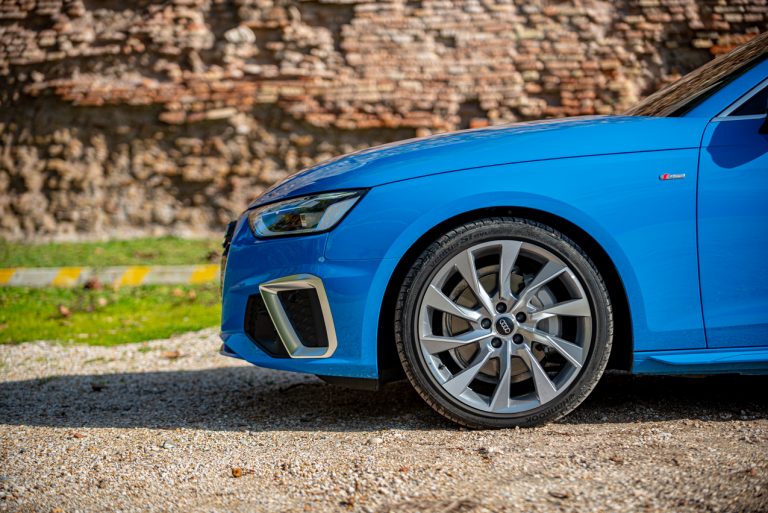 Audi A4 Avant 40 TDI S Line Edition Quattro S tronic: la prova su strada
