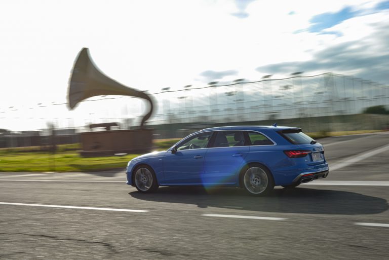 Audi A4 Avant 40 TDI S Line Edition Quattro S tronic: la prova su strada