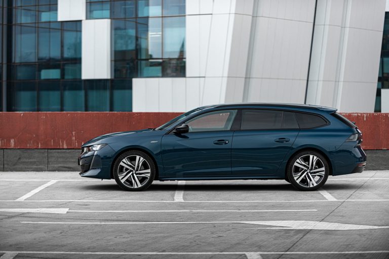 Peugeot 508 SW GT: la prova su strada