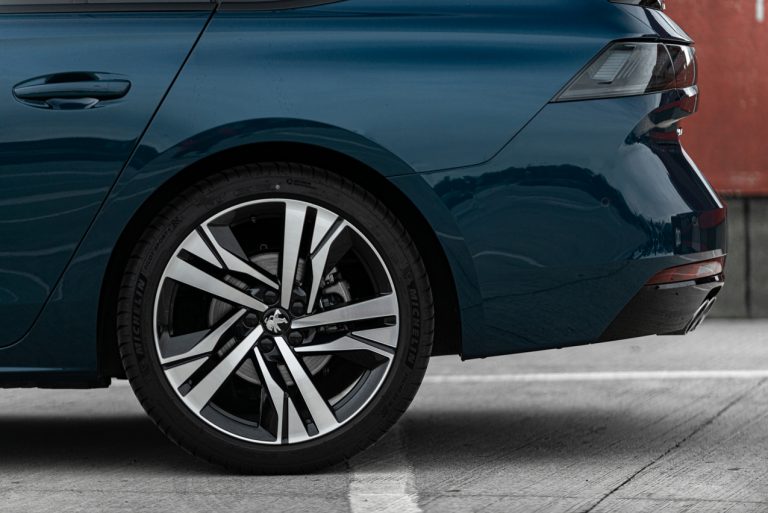 Peugeot 508 SW GT: la prova su strada