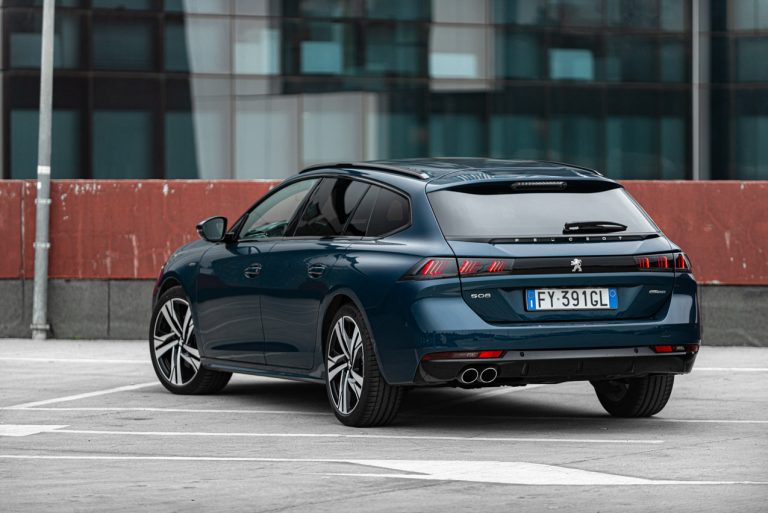 Peugeot 508 SW GT: la prova su strada