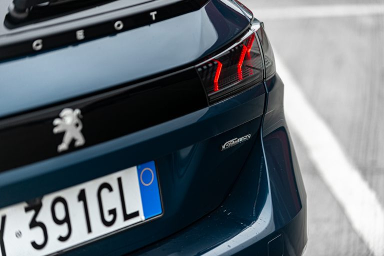 Peugeot 508 SW GT: la prova su strada